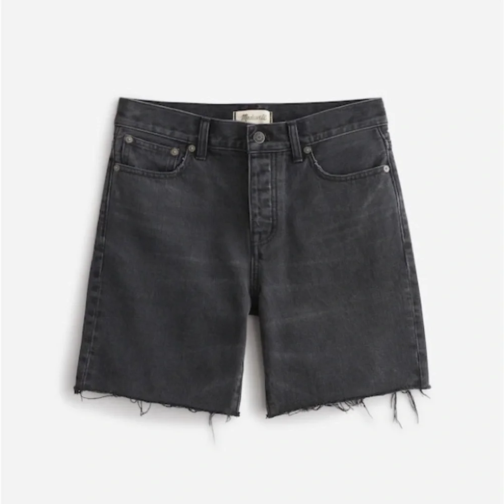 NWT Madewell Women's Black Long Denim Shorts in Kelm Wash - 25